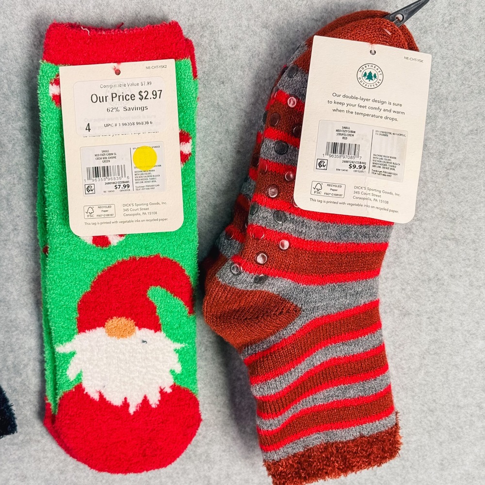 Northeast Outfitters Socks Kids Small Multicolor Christmas Cozy Cabin 4 Pair Set - Picture 5 of 9
